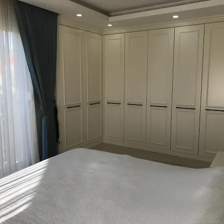 Luxury Duplex With Garden Side